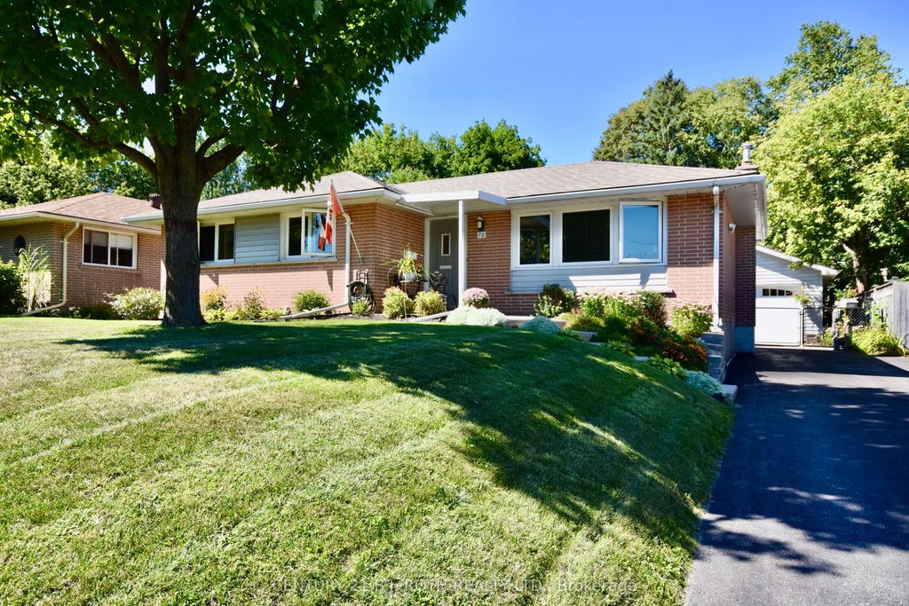 Photo of 72 ROSE Street, Barrie, ON L4M 2T2 (MLS # S13077560)