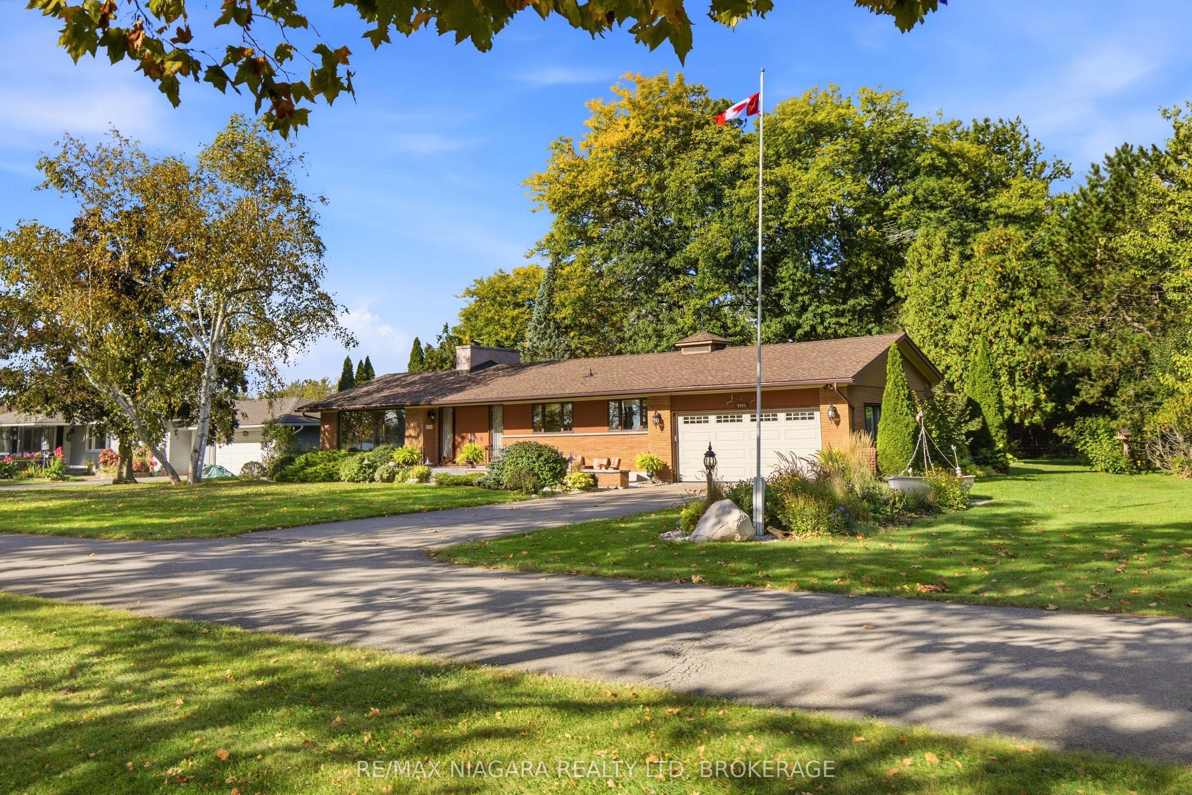 9985 Niagara River Parkway