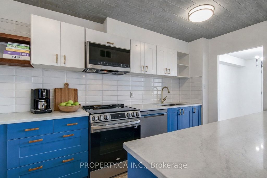 Photo of 155 Marlee Avenue #1706, Toronto, ON M6B 4B5 (MLS # W13064900)
