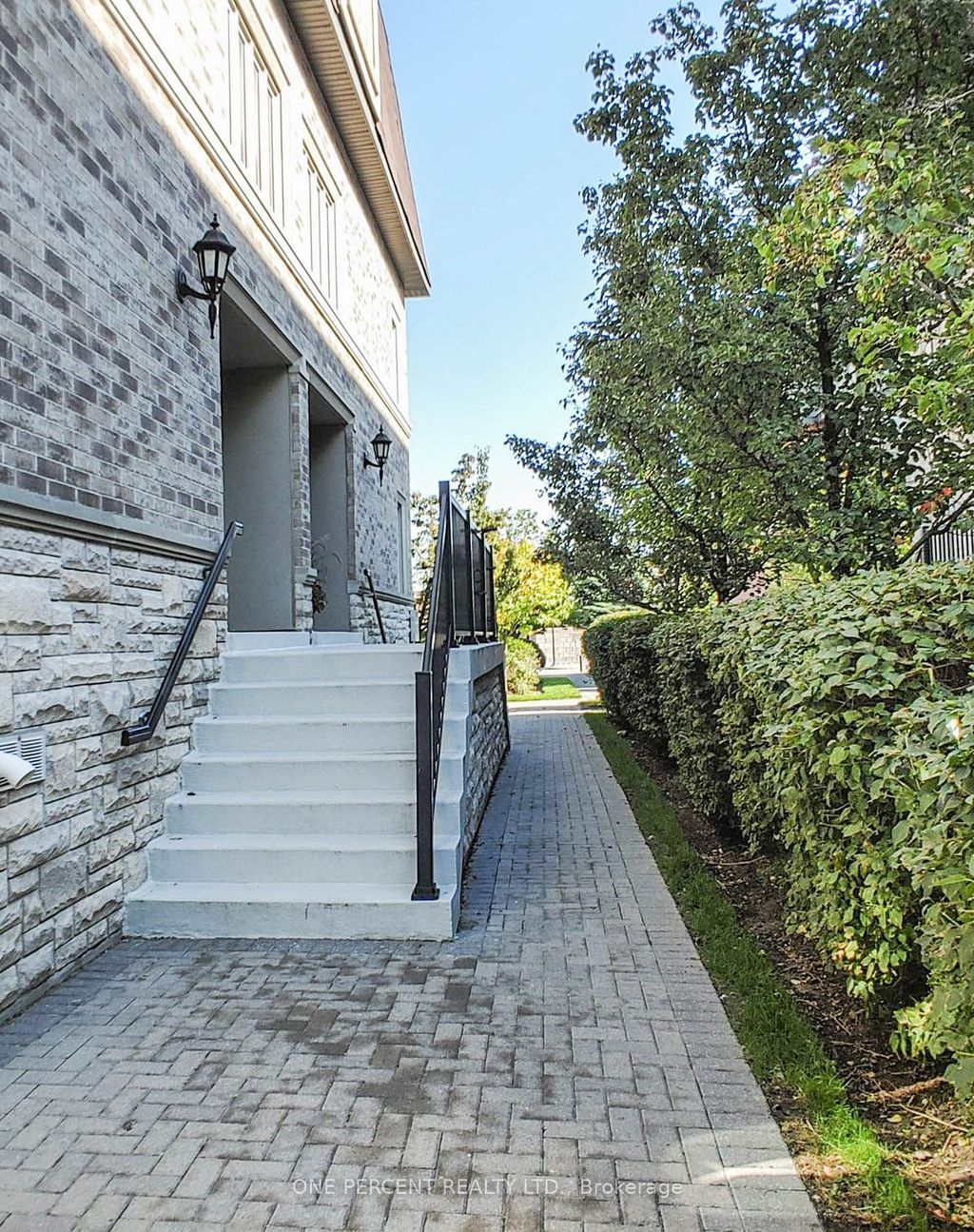 Photo of 320 John Street #201, Markham, ON L3T 0B1 (MLS # N12746138)