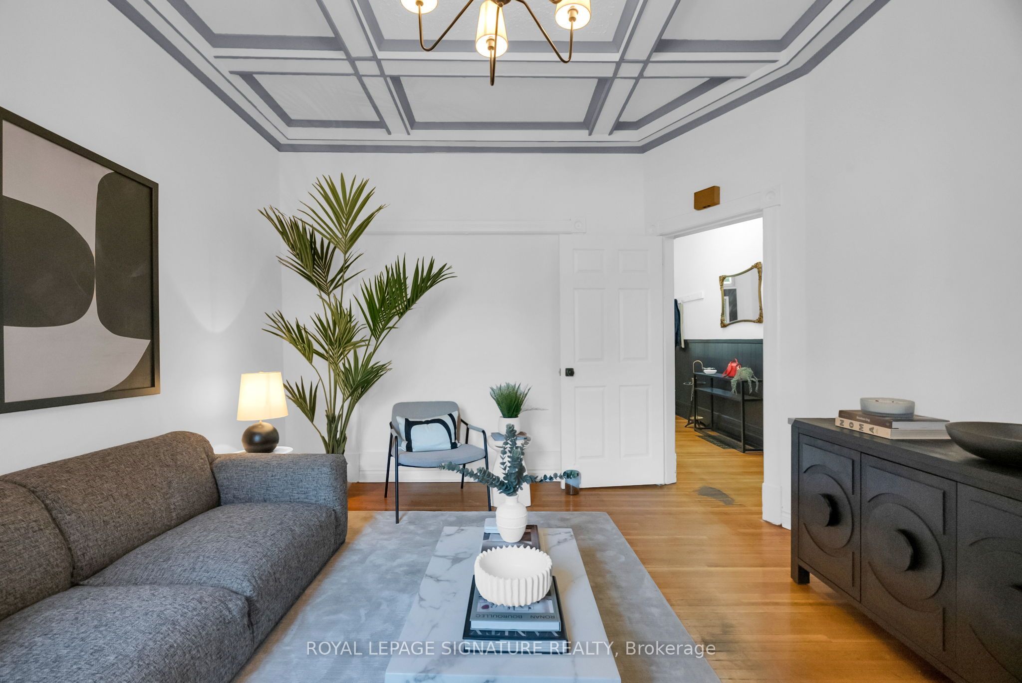 8 Grove Avenue