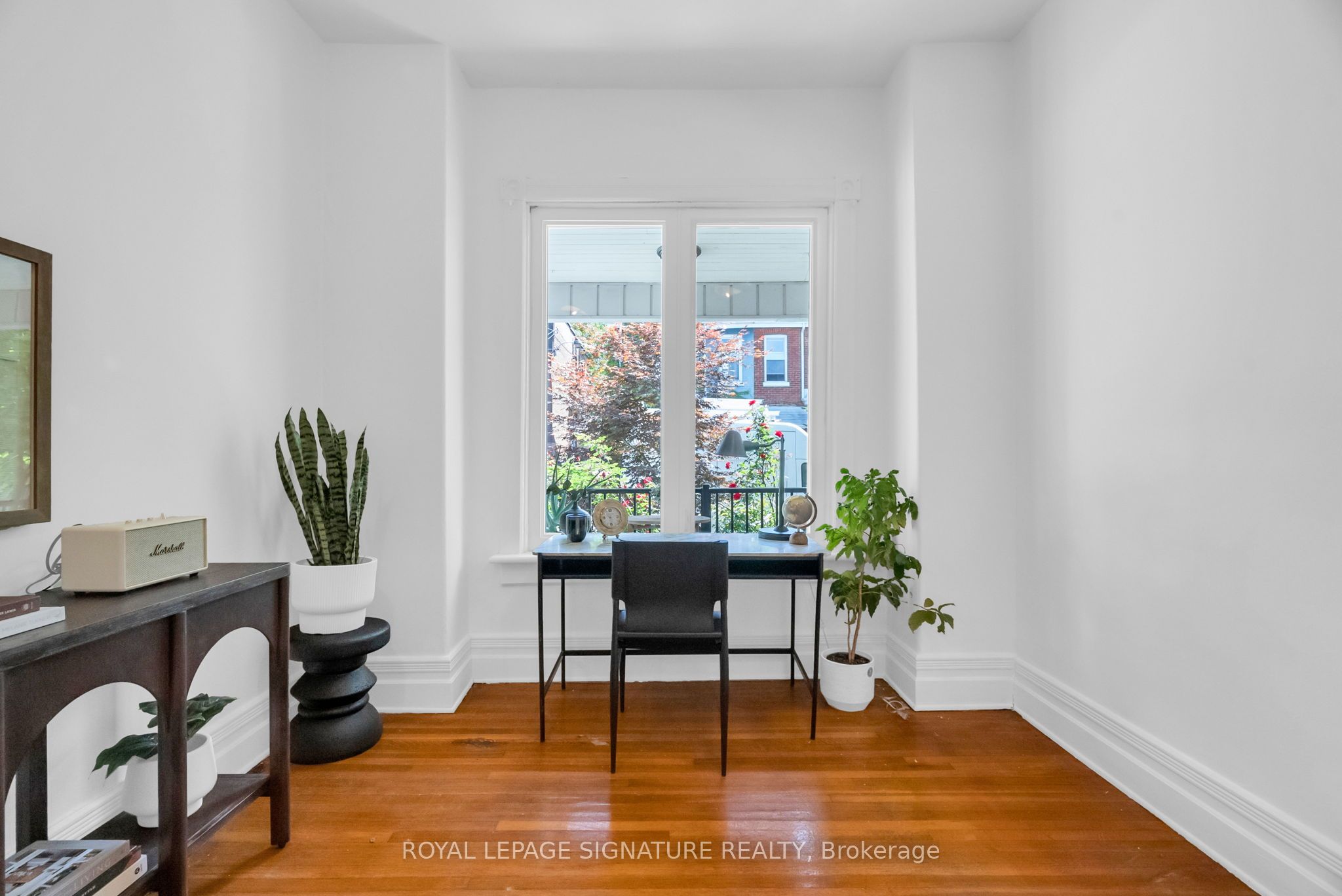 8 Grove Avenue