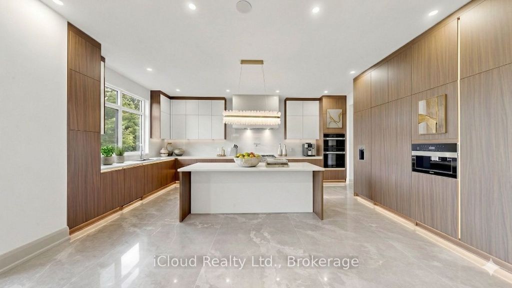 Photo of 2539 Rugby Road, Mississauga, ON L5B 1T1 (MLS # W13471560)