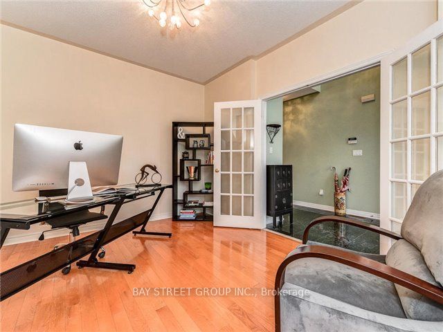 43 Larkmead Crescent