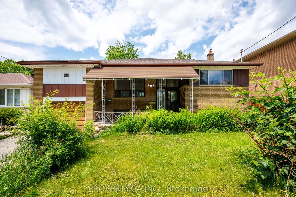 Photo of 77 Troutbrooke Drive, Toronto, ON M3M 1S6 (MLS # W13538318)