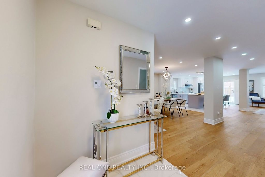 Photo of 10 Squire Drive, Richmond Hill, ON L4S 1C4 (MLS # N12723232)