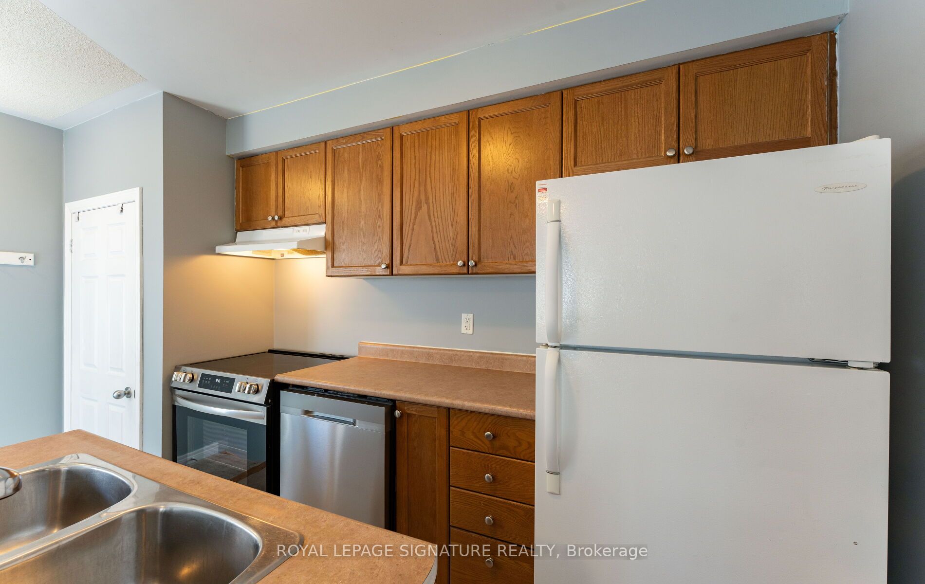 6 Innisvale Drive Coach/Lane House