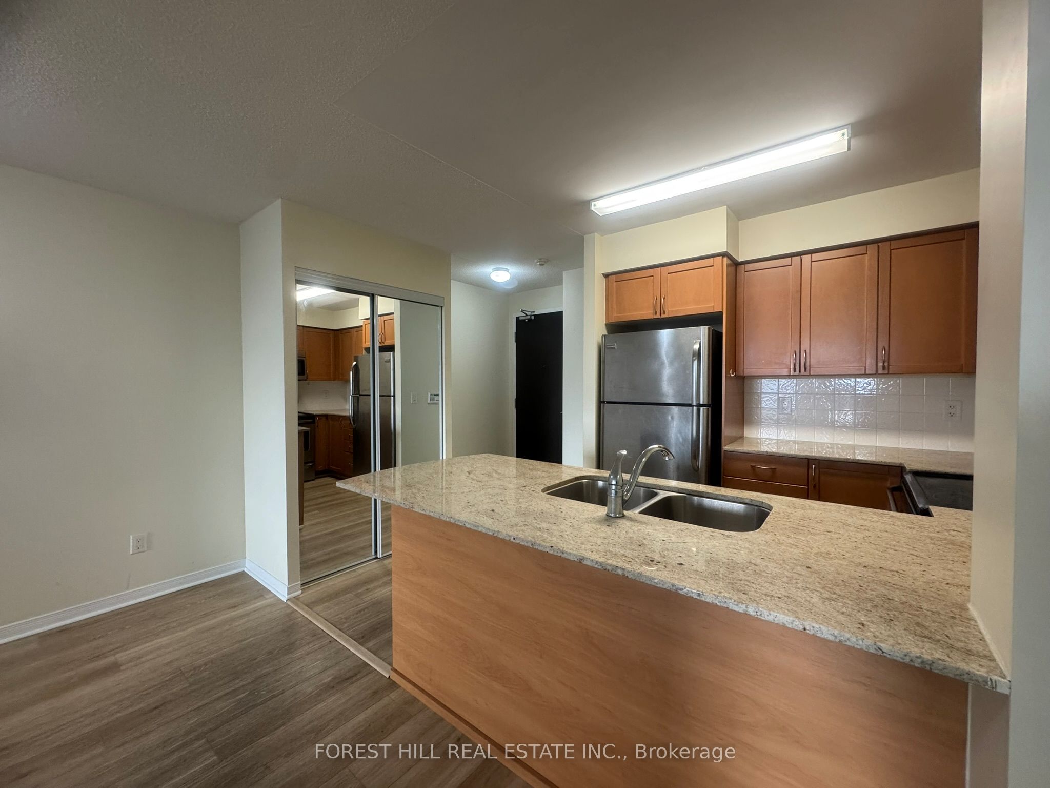 75 King William Crescent 707