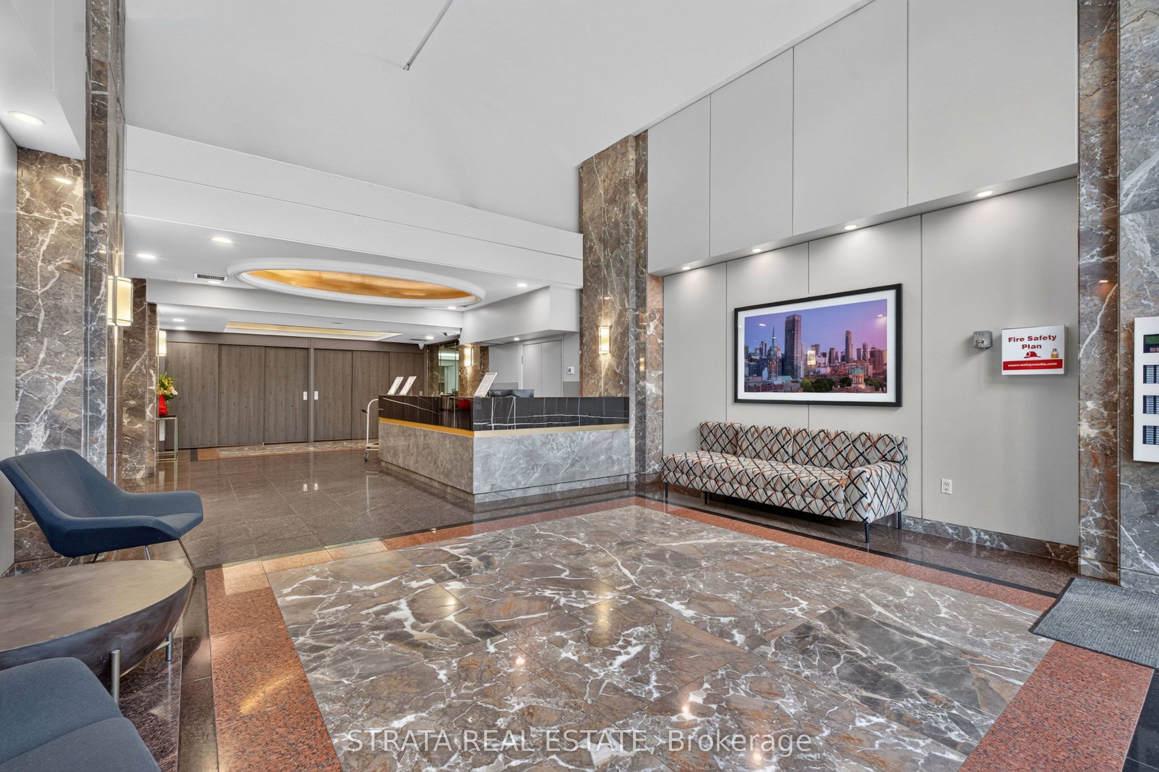 109 Front Street E 814