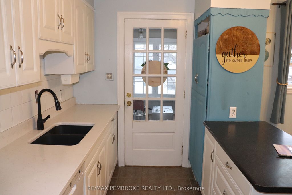 Photo of 240 Dunlop Street, Pembroke, ON K8A 2P9 (MLS # X12645046)