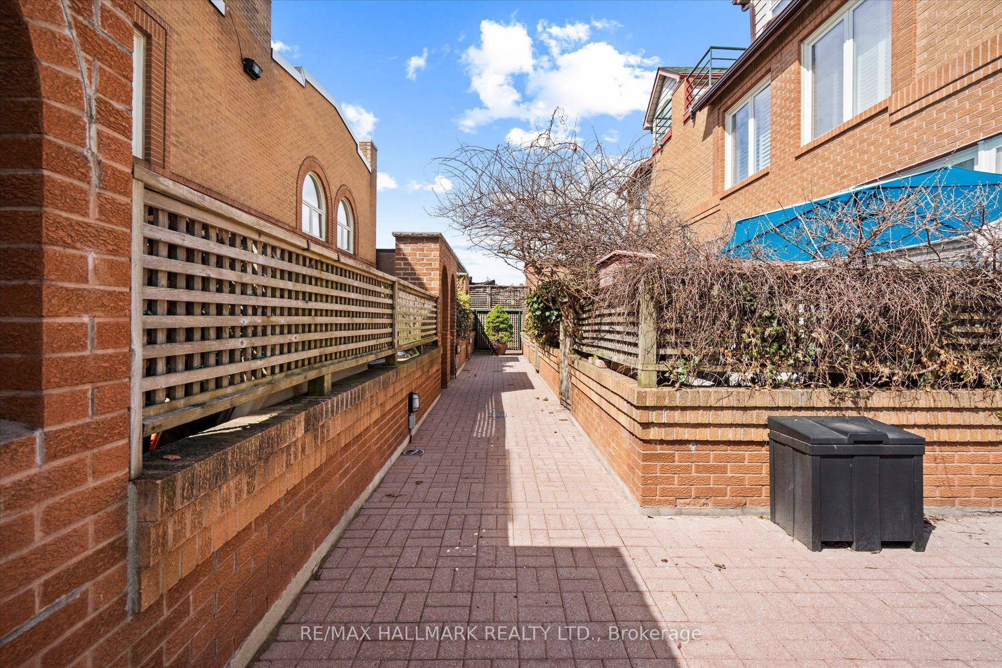 122 Glen Manor Drive 1