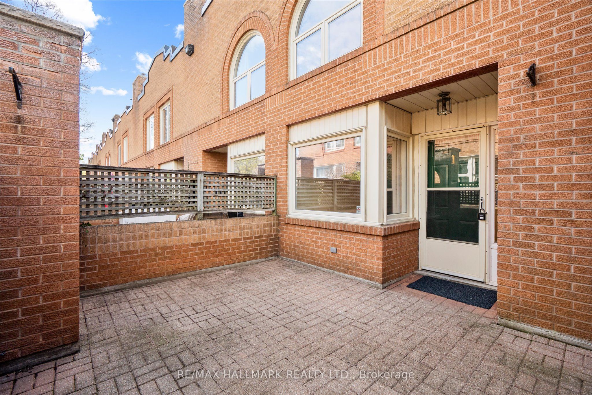 122 Glen Manor Drive 1