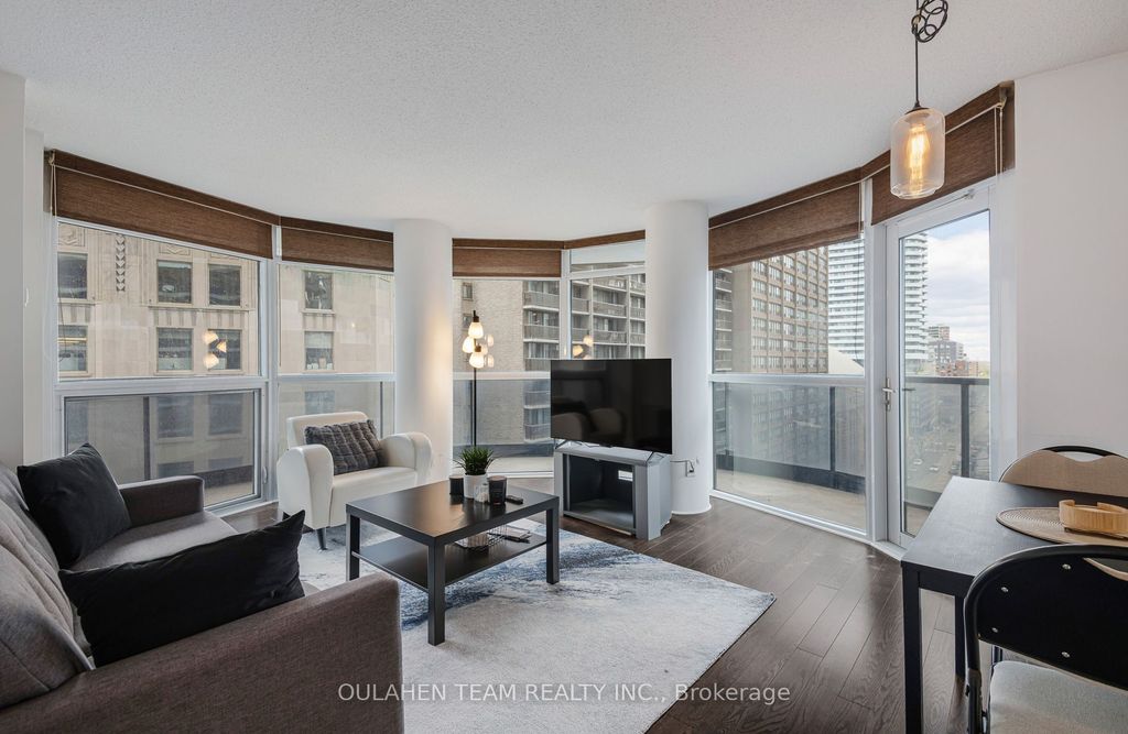 Photo of 21 Carlton Street #1105, Toronto, ON M5B 1L3 (MLS # C13116400)