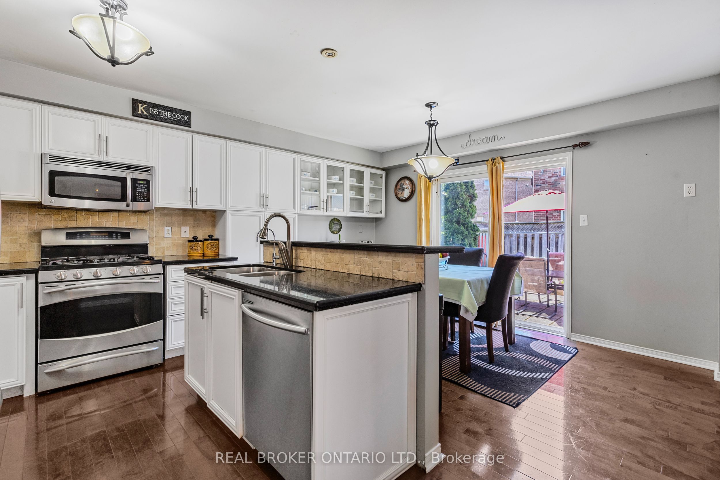 56 Lockheed Crescent