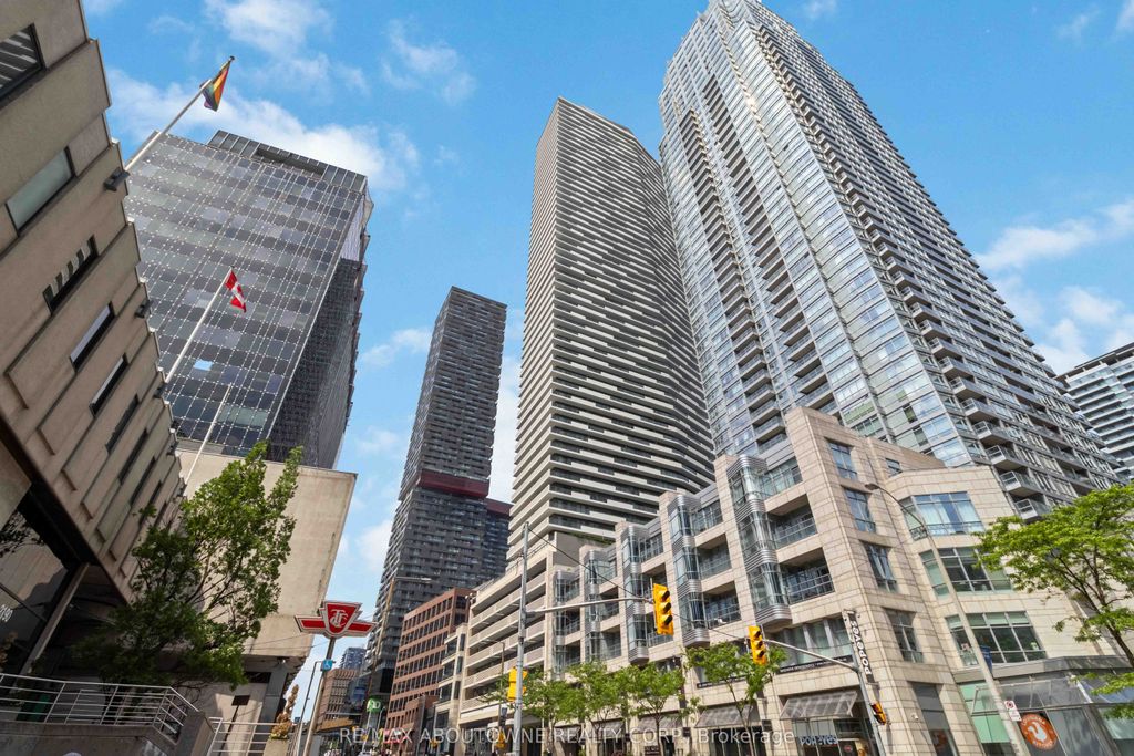 Photo of 2221 Yonge Street #2607, Toronto, ON M4S 0B8 (MLS # C13421702)