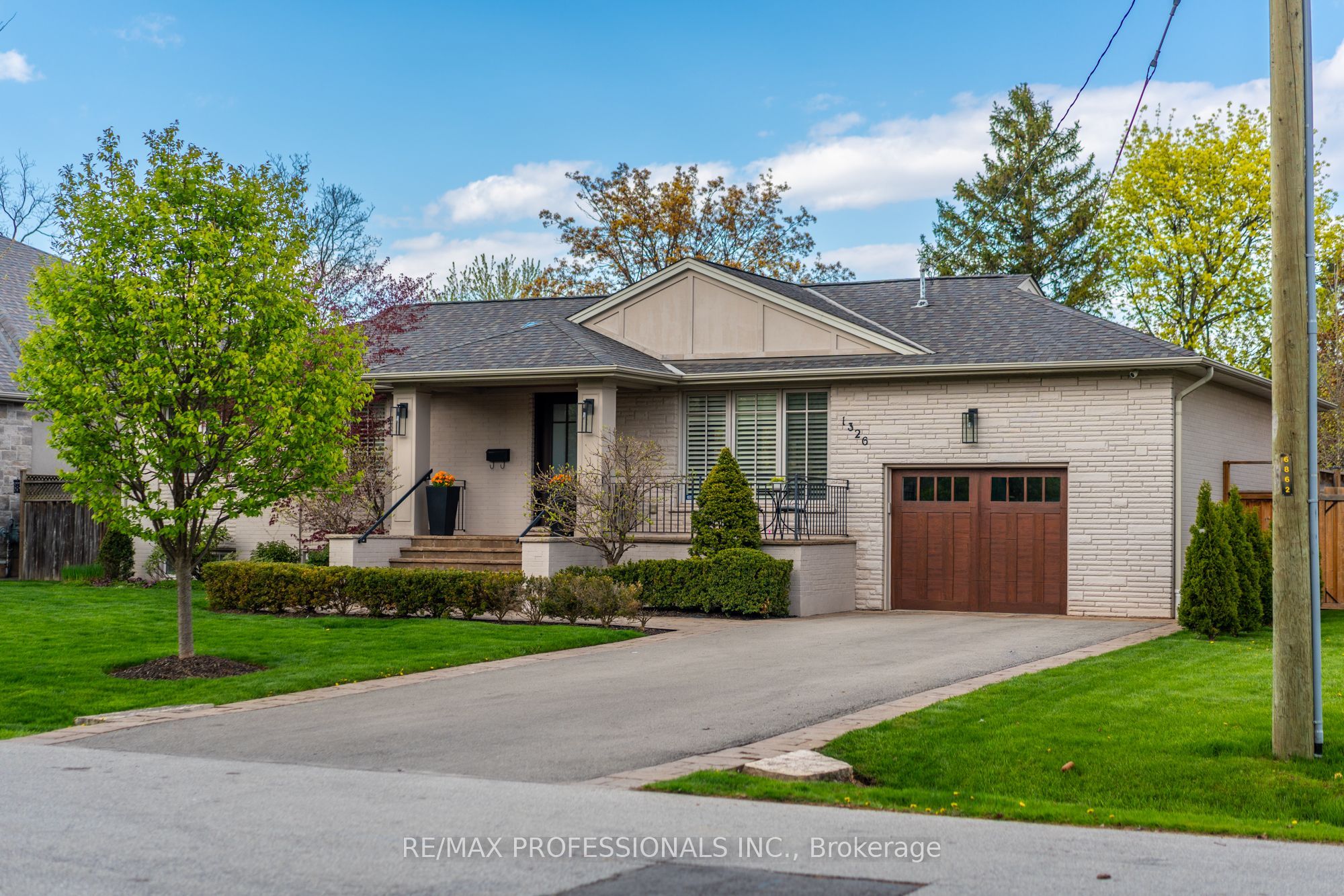 1326 Stanbury Road