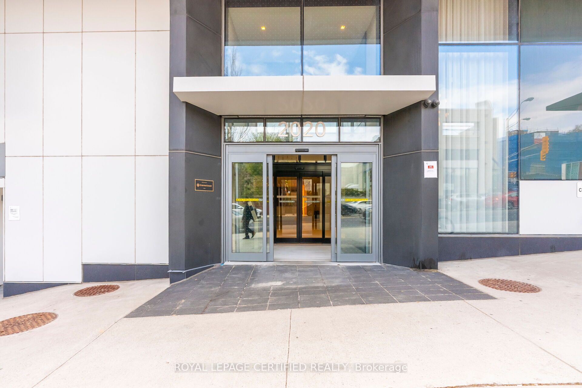 2020 Bathurst Street 919