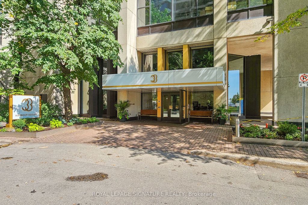 Photo of 33 Harbour Square #2816, Toronto, ON M5J 2G2 (MLS # C12431461)