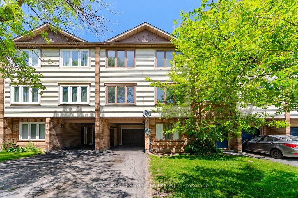 Photo of 2349 Strawfield Court, Oakville, ON L6H 6C2 (MLS # W13210900)