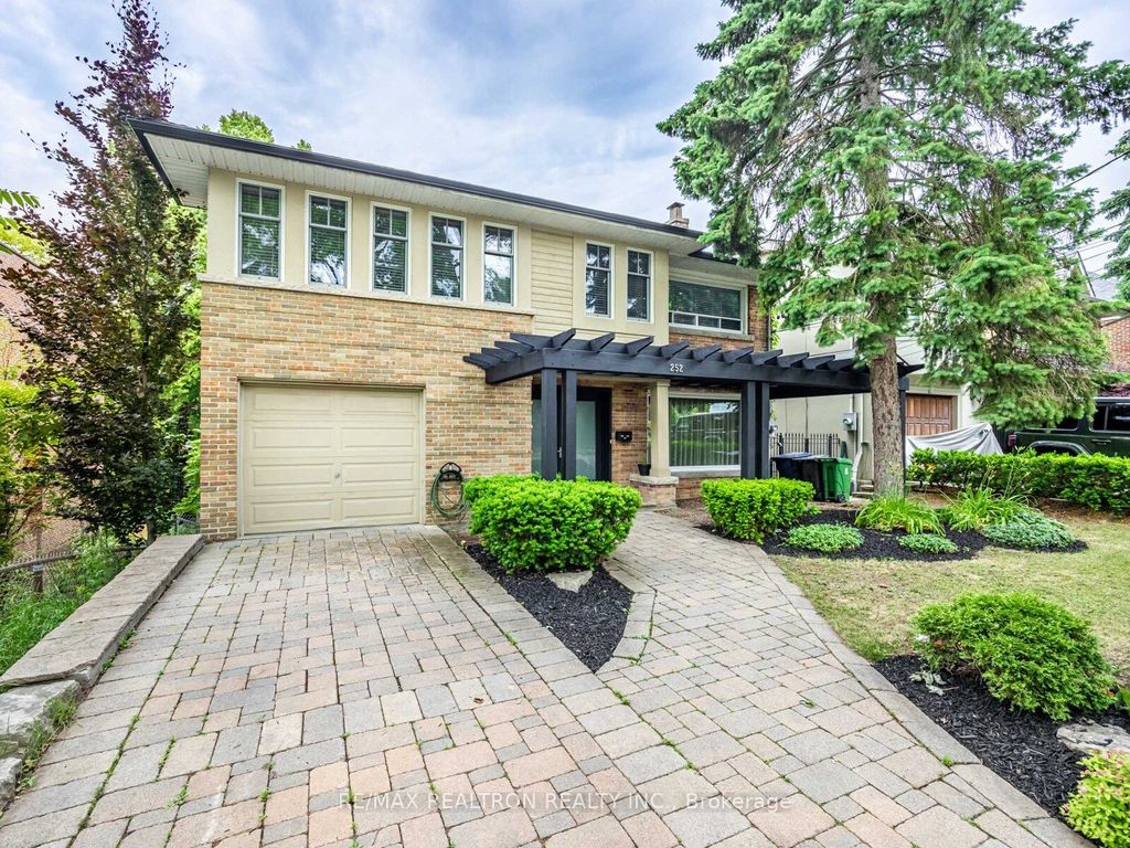 Photo of 252 Ellis Avenue, Toronto, ON M6S 2X2 (MLS # W12452108)