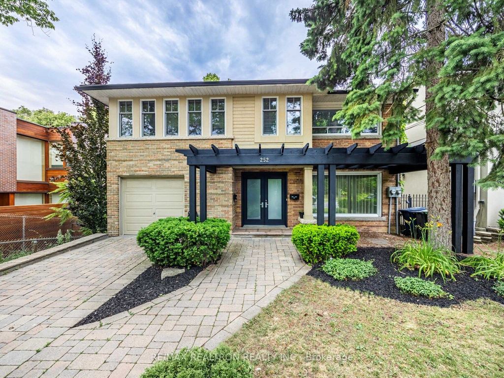 Photo of 252 Ellis Avenue, Toronto, ON M6S 2X2 (MLS # W12452108)