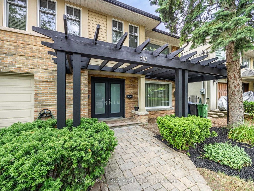 Photo of 252 Ellis Avenue, Toronto, ON M6S 2X2 (MLS # W12452108)