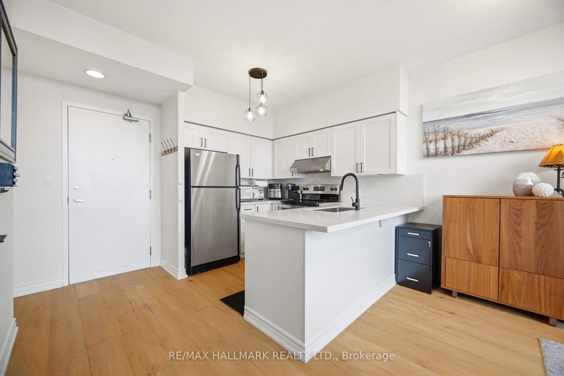 200 Manitoba Street 624