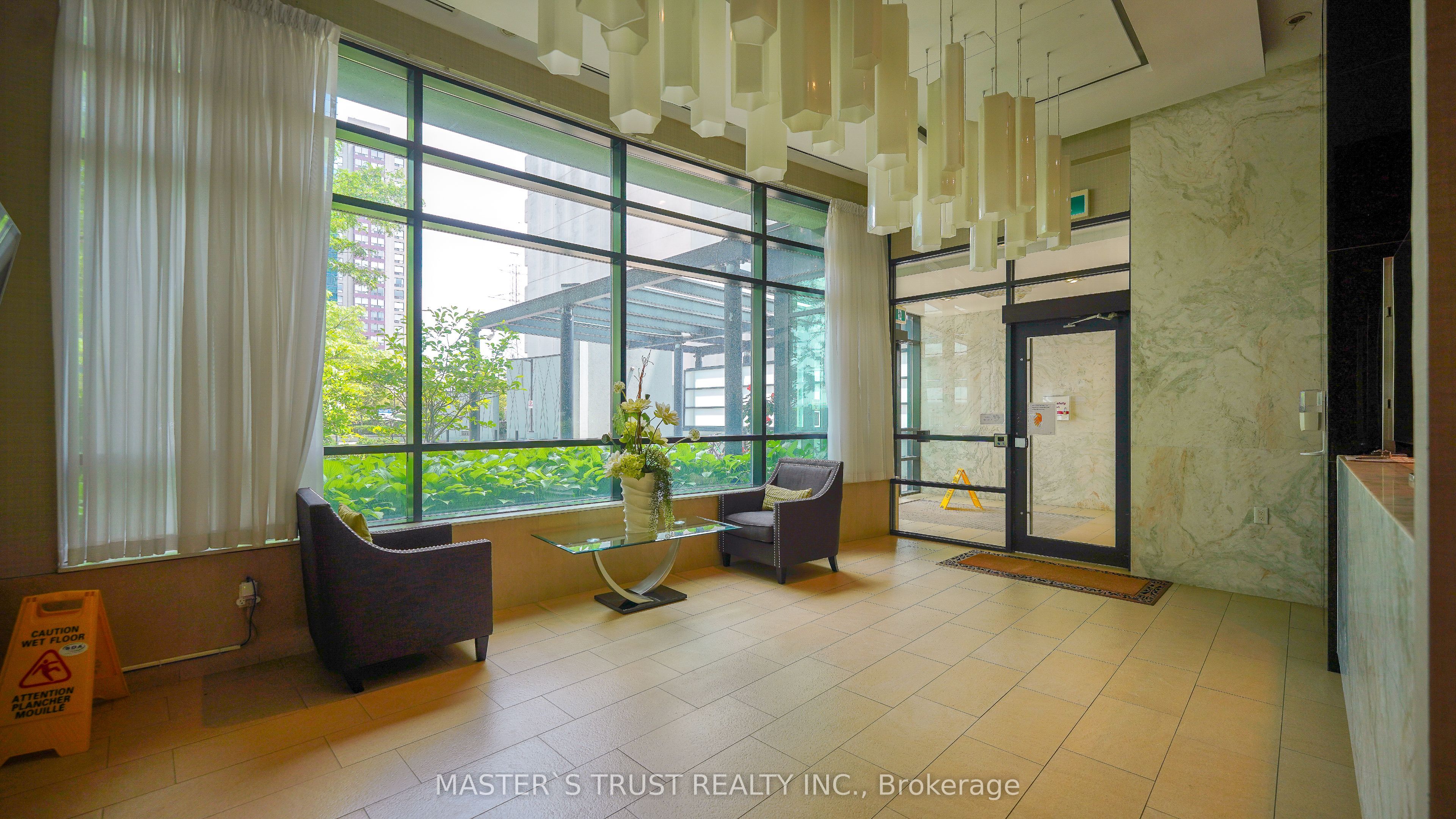 5740 Yonge Street 501