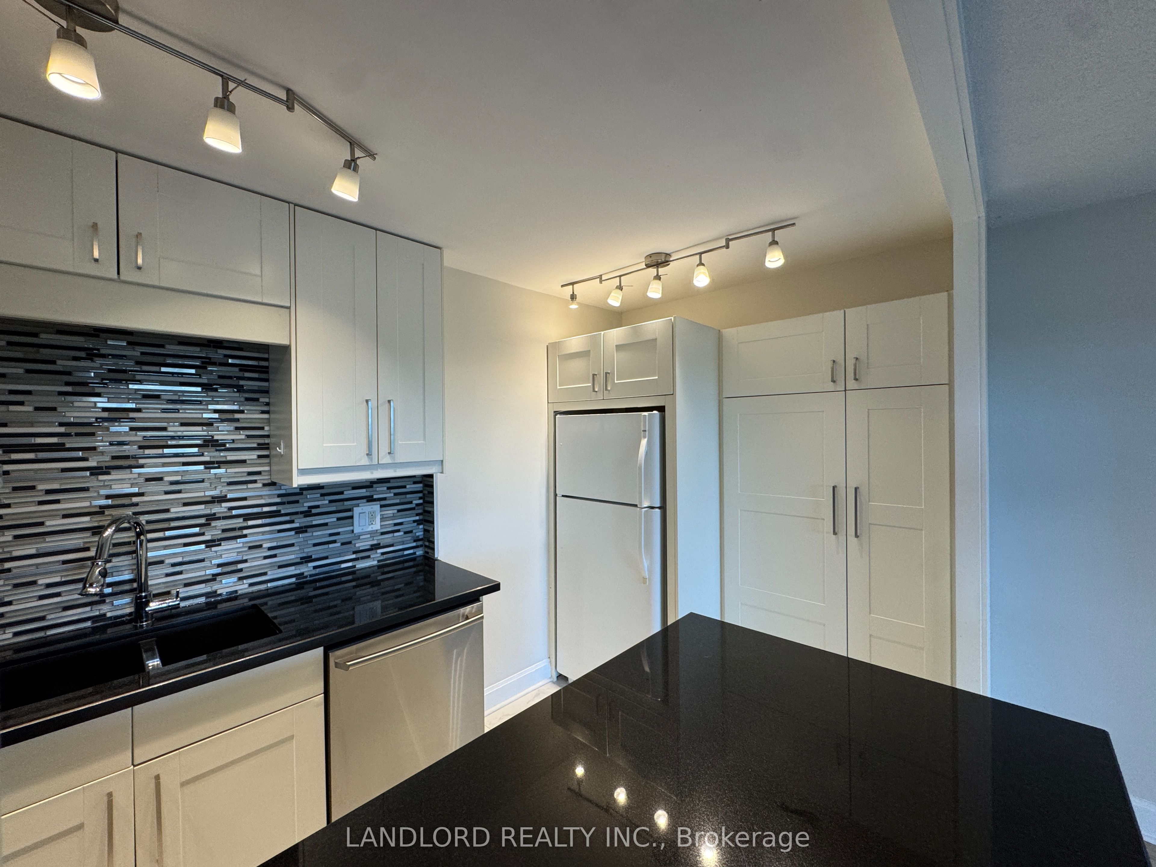 20 Speers Road 1105