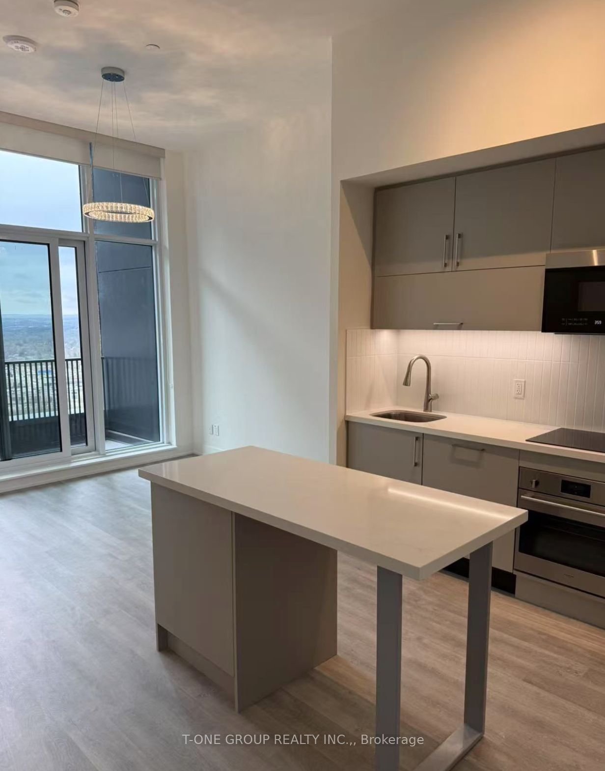 38 Andre De Grasse Street PH03