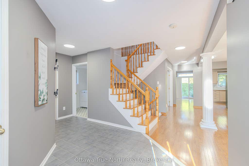 Photo of 282 Knudson Drive, Kanata, ON K2K 2N8 (MLS # X13545490)
