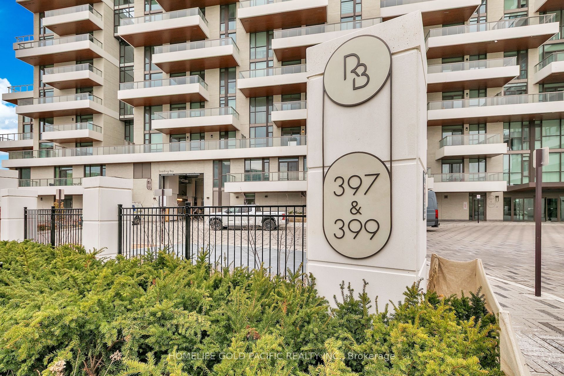 399 Royal Orchard Boulevard 519