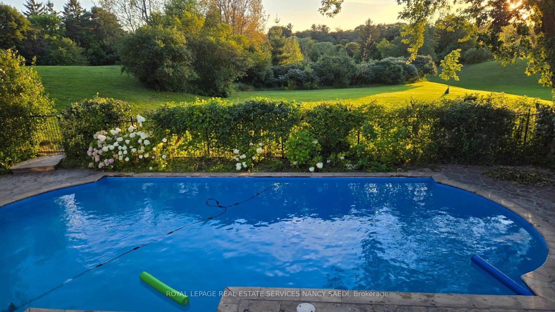 6 Penwood Crescent S