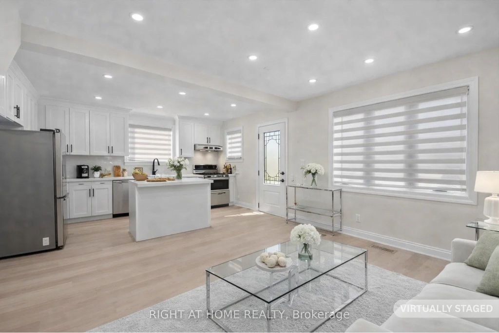 Photo of 961 Victoria Park Avenue, Toronto, ON M4B 2J4 (MLS # E13000064)