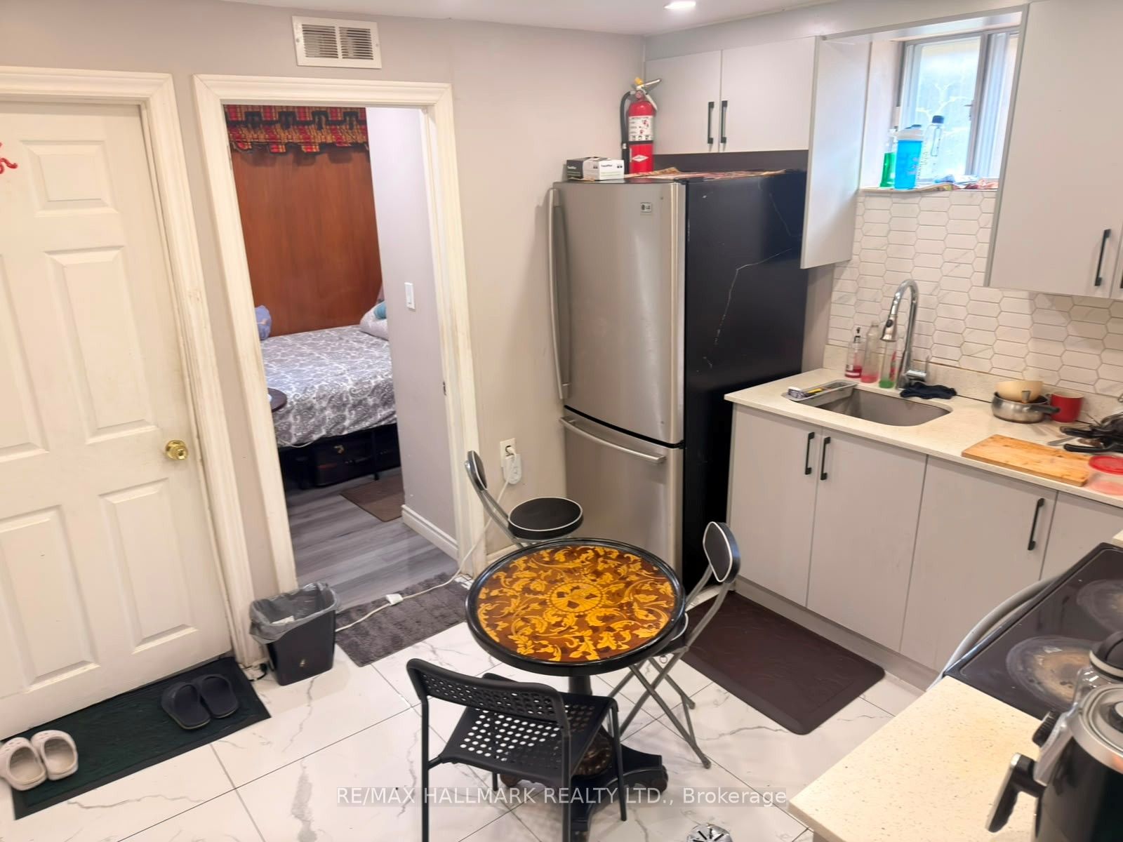 Photo 1 of 5 — 240 Vauxhall Drive Basement, Toronto, ON M1P 1R7