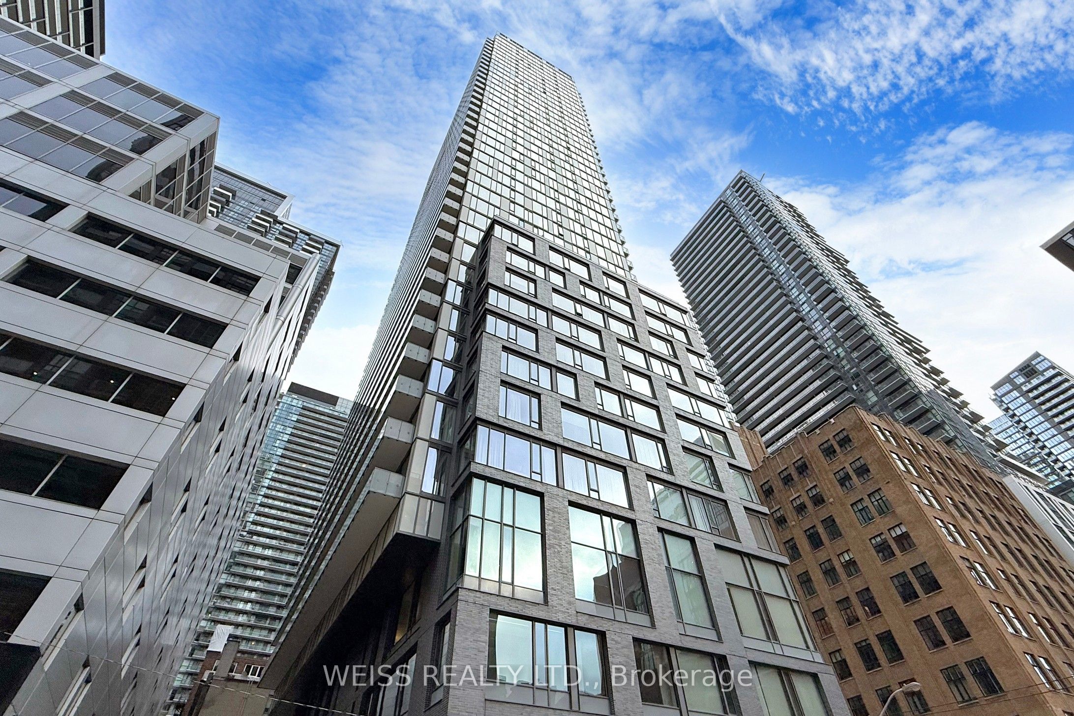 101 Peter Street W 1408