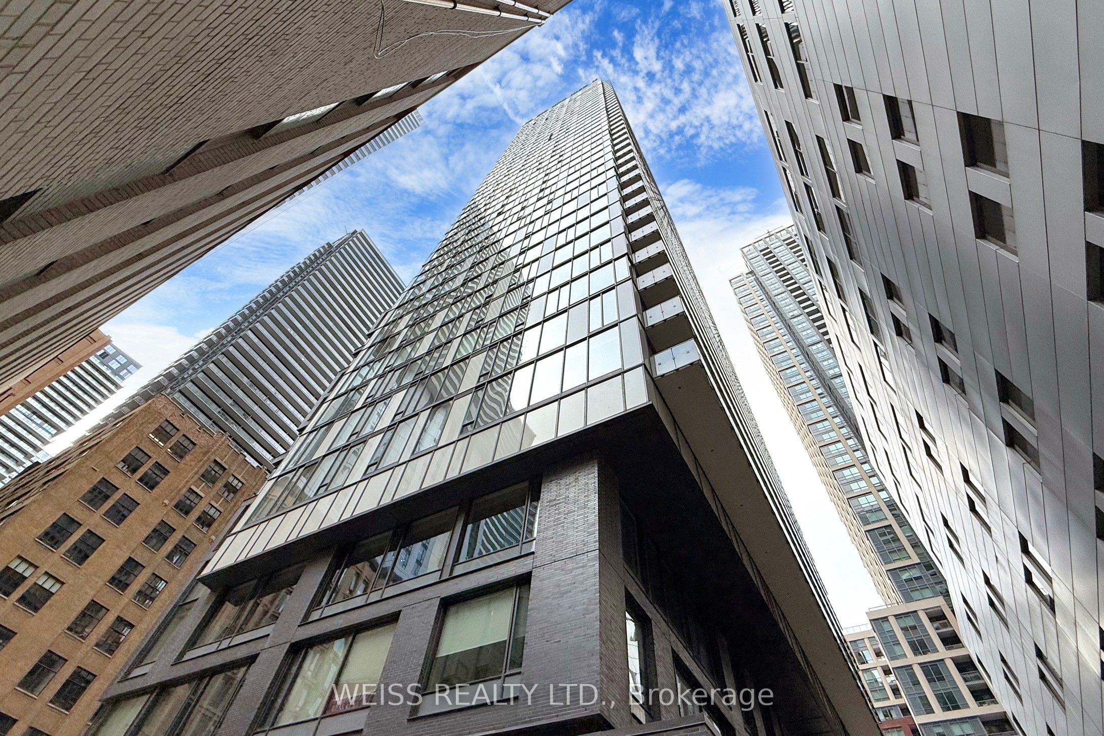 101 Peter Street W 1408