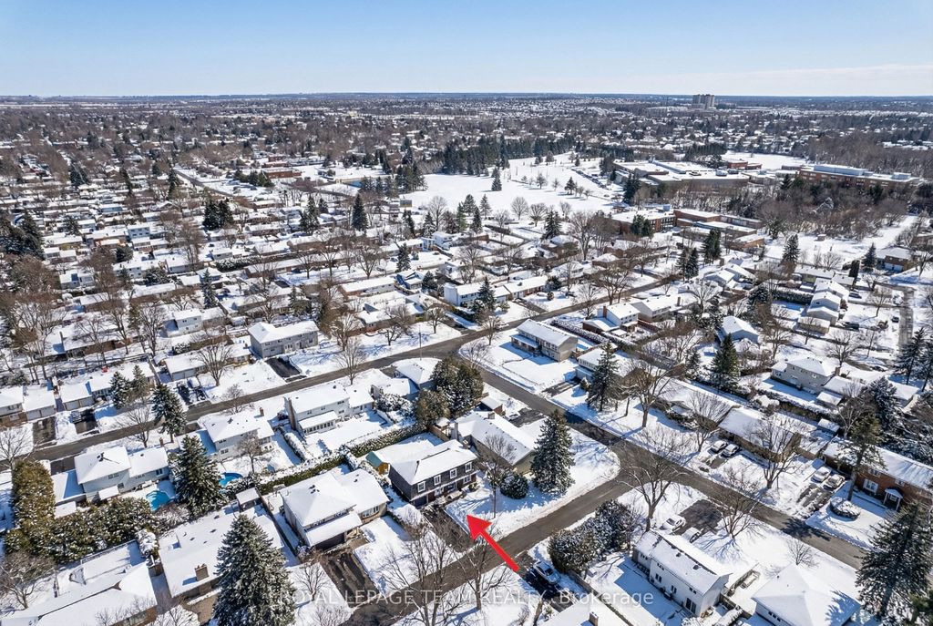 Photo of 3 Roberta Crescent, Barrhaven, ON K2J 1G5 (MLS # X12706888)