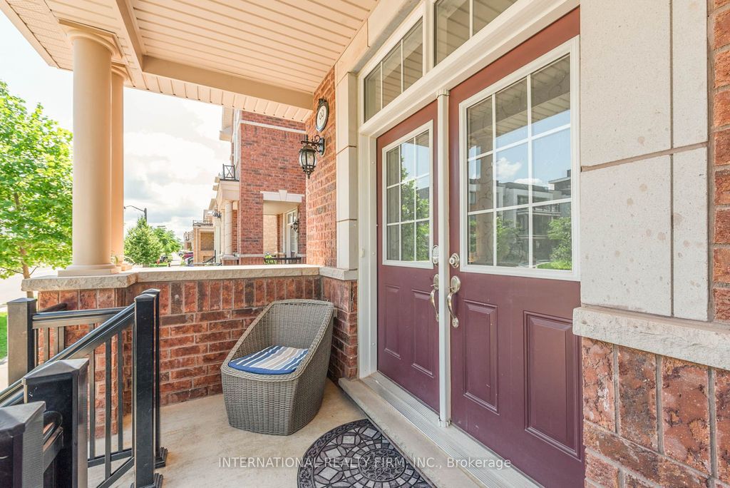 Photo of 99 Huguenot Road, Oakville, ON L6H 0M3 (MLS # W12979190)