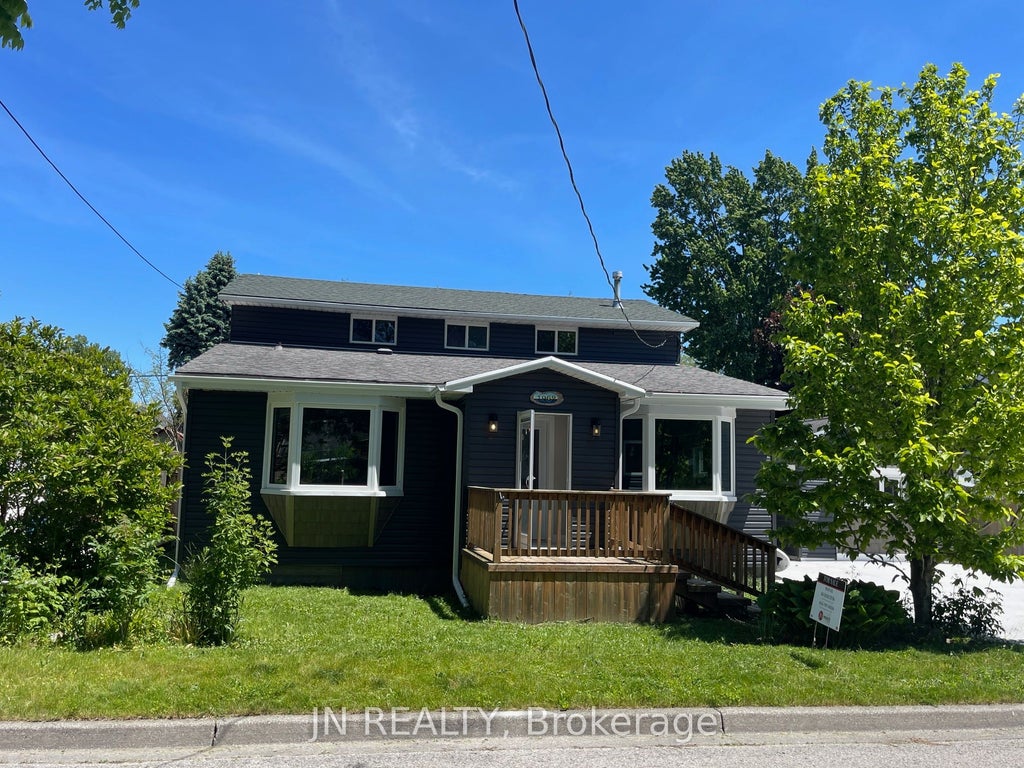 Photo of 1962 W Franklin Avenue W, Sarnia, ON N0N 1C0 (MLS # X13465008)