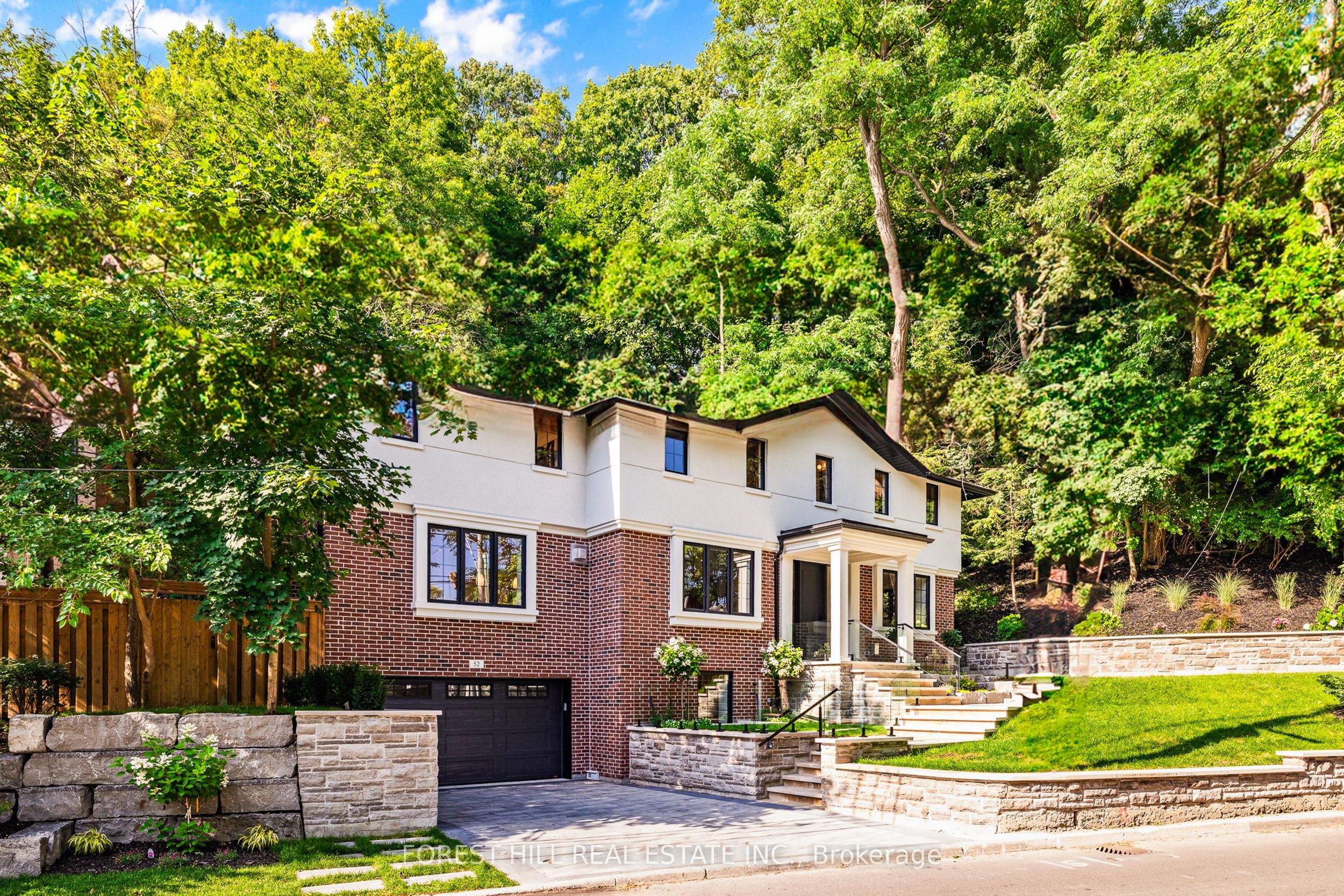 52 Roxborough Drive