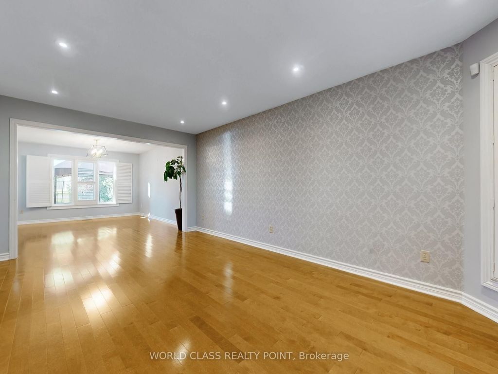 Photo of 23 Kilbride Drive, Whitby, ON L1R 2B3 (MLS # E12452450)