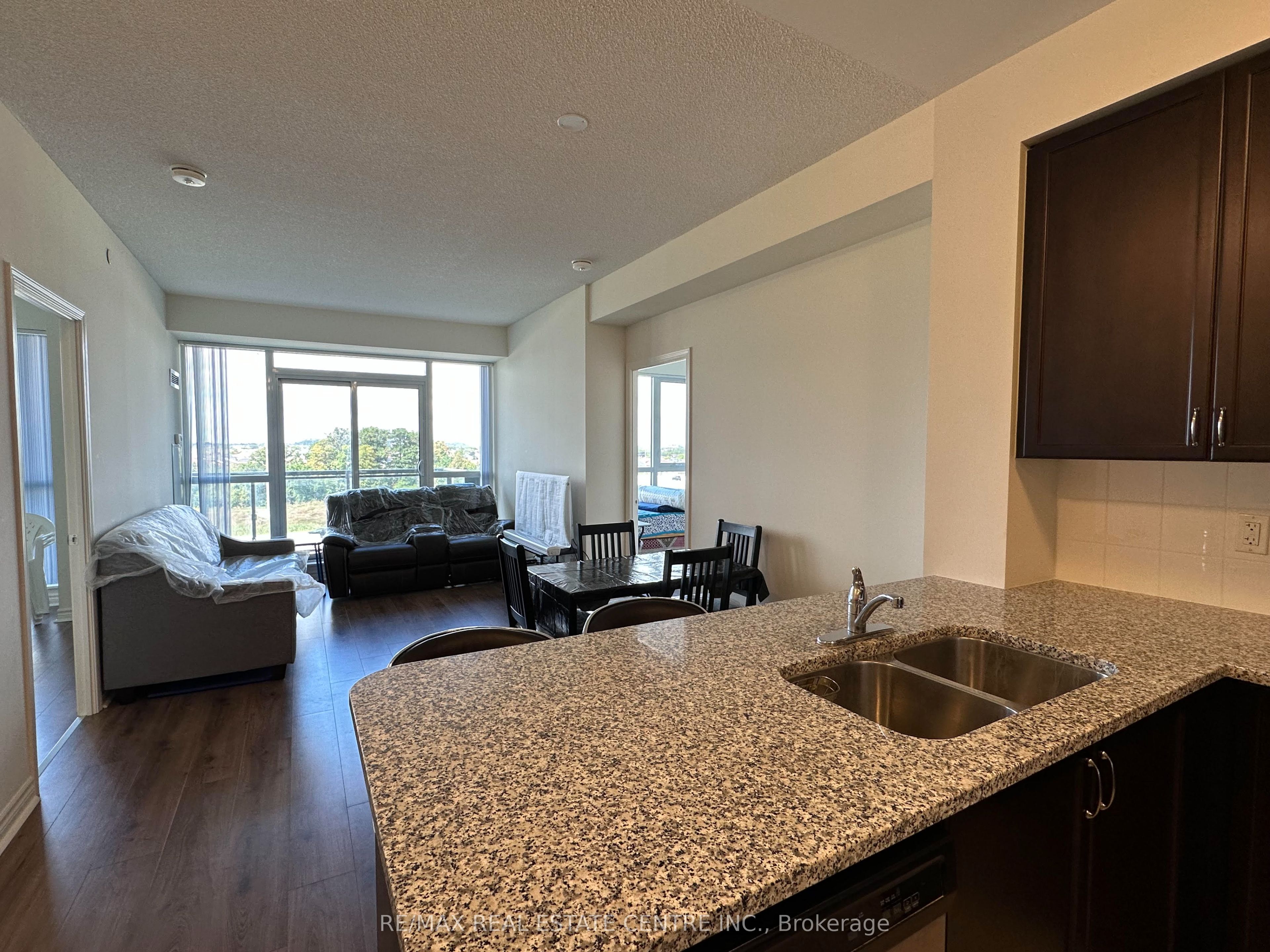 349 Rathburn Road 803
