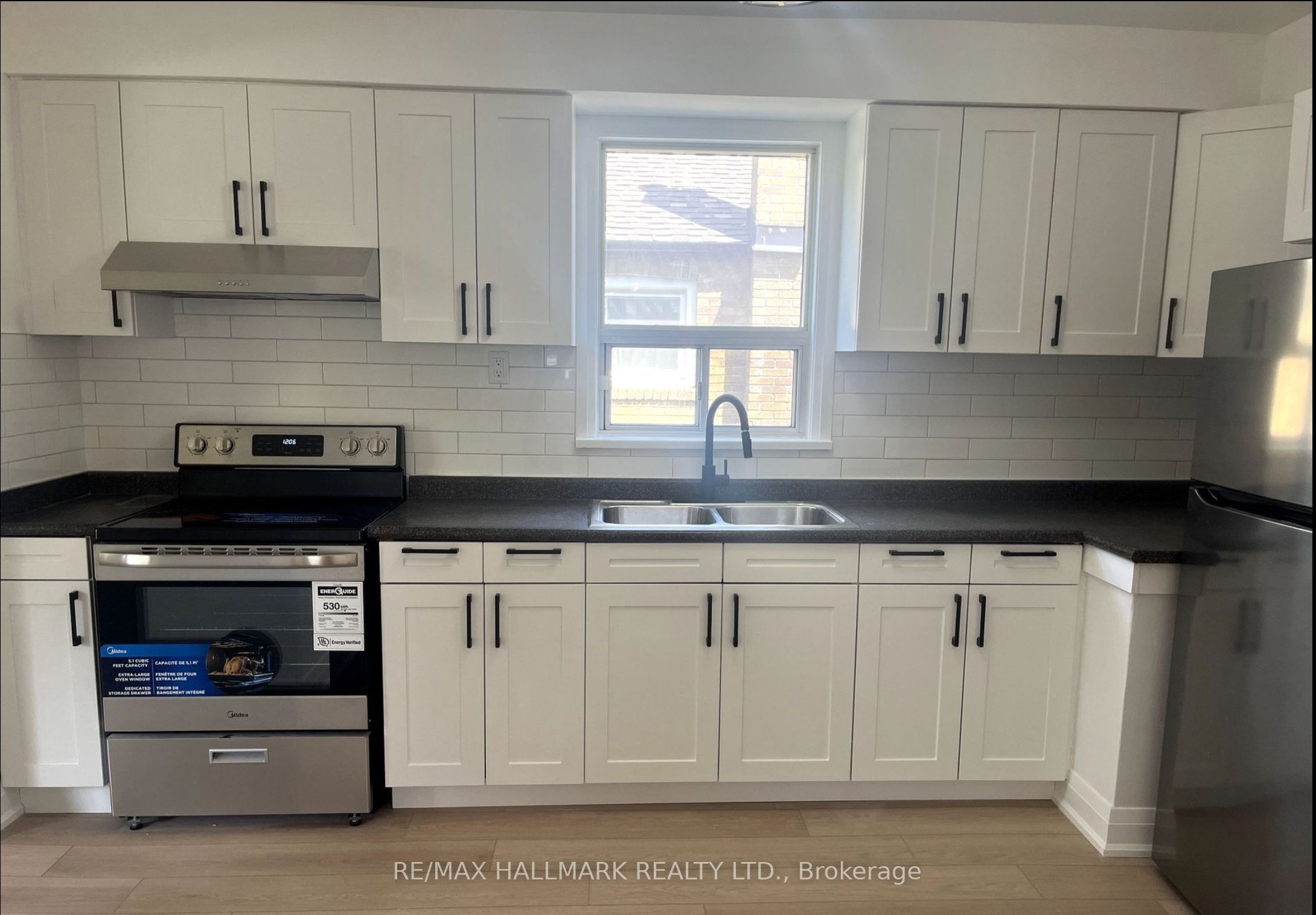 29 Savona Drive #UPPER