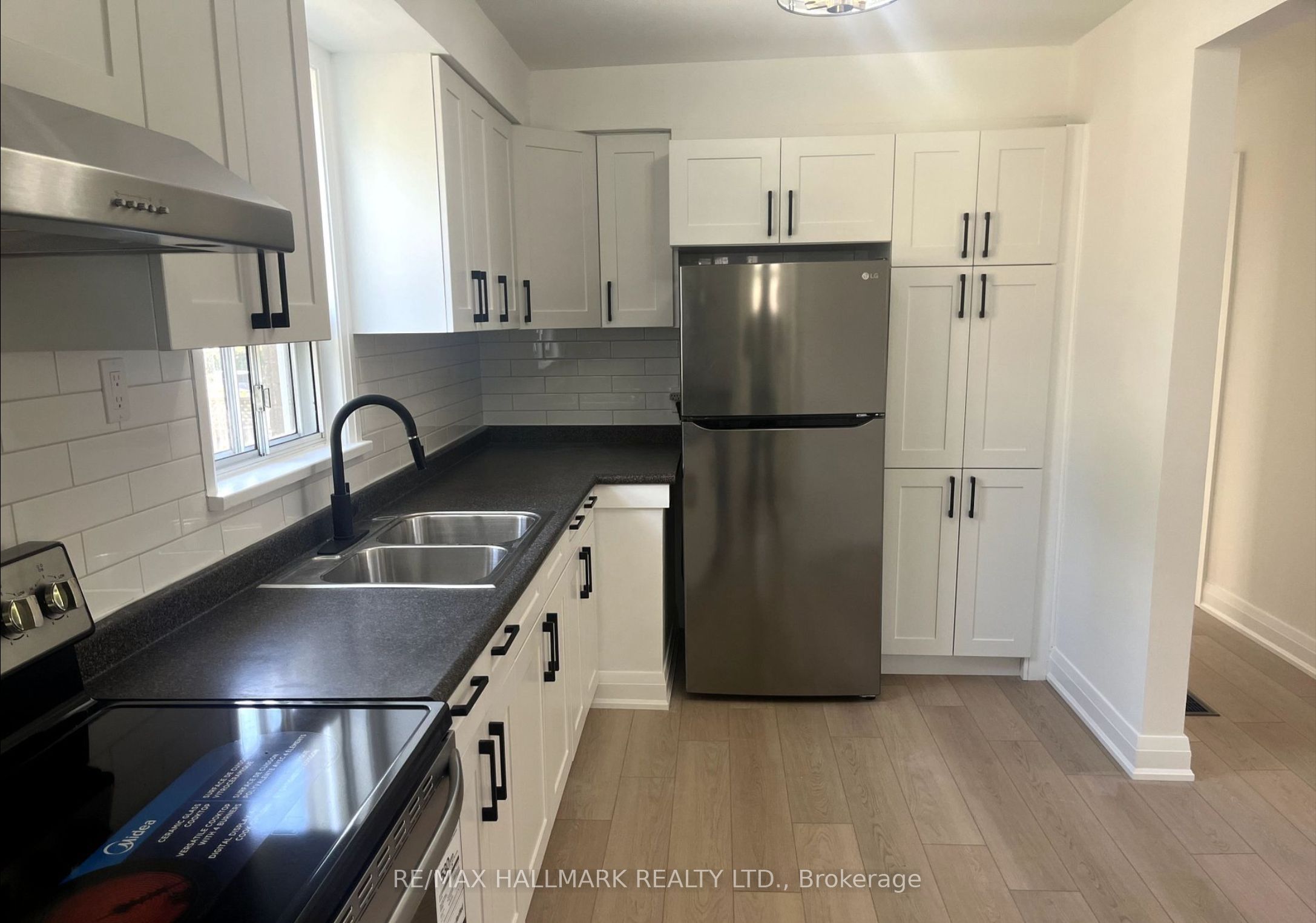 29 Savona Drive #UPPER