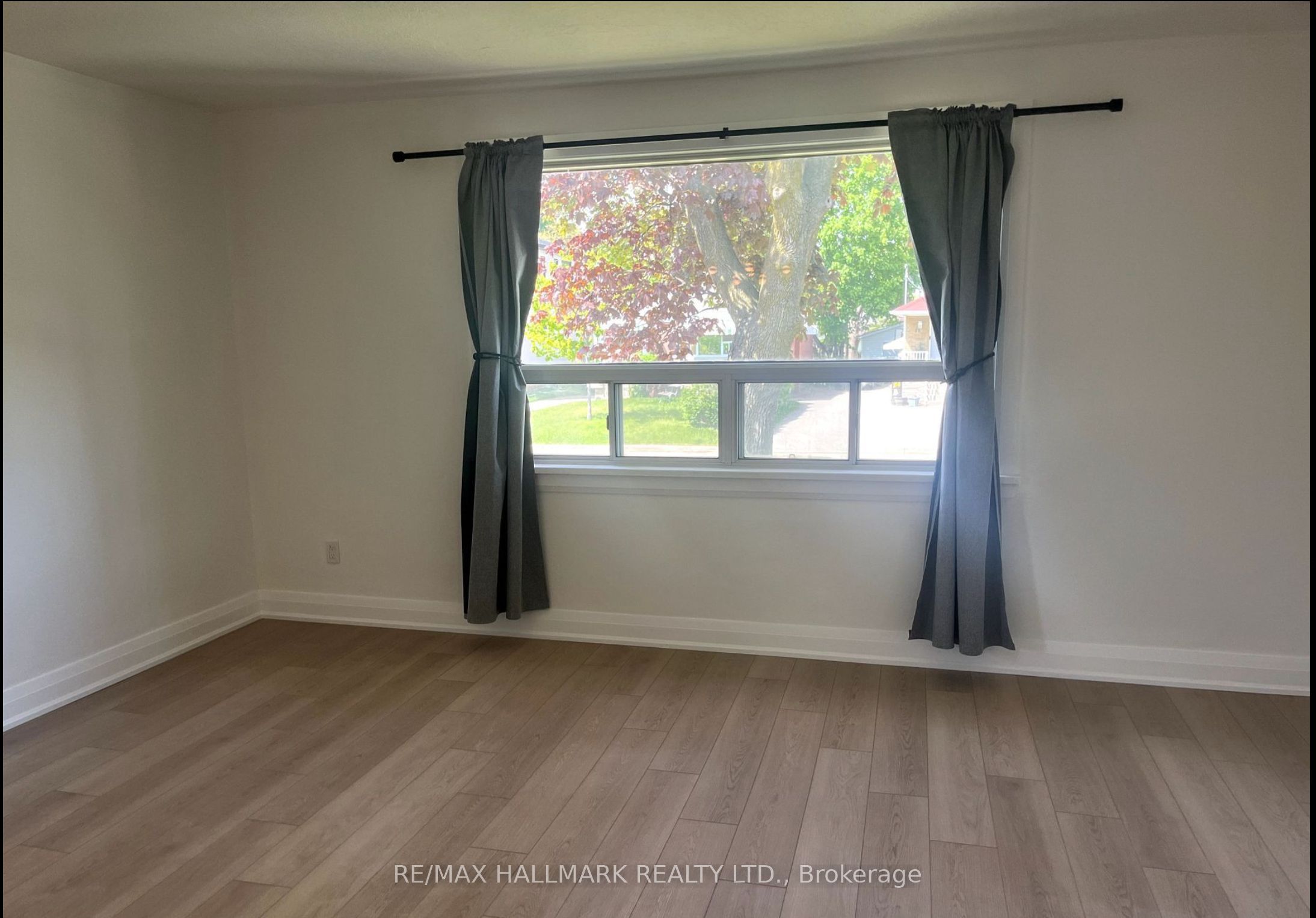 29 Savona Drive #UPPER