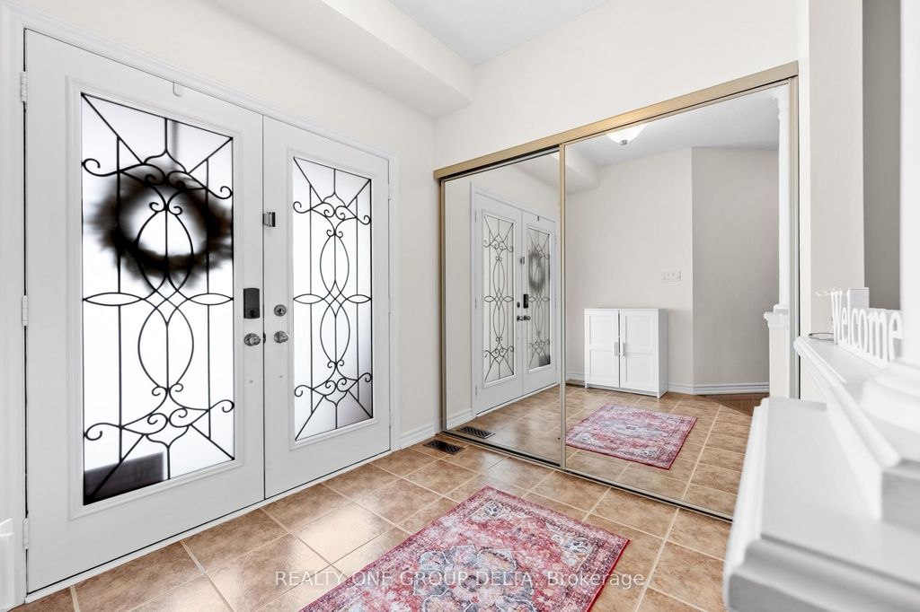Photo of 8 Charlemagne Avenue, Barrie, ON L4M 0A9 (MLS # S13109100)
