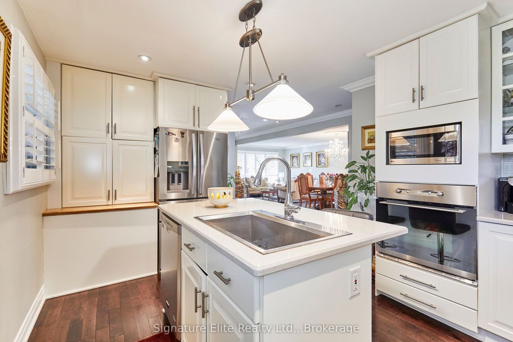 Photo of 593A Scarlett Road, Toronto, ON M9P 2S6 (MLS # W12554398)
