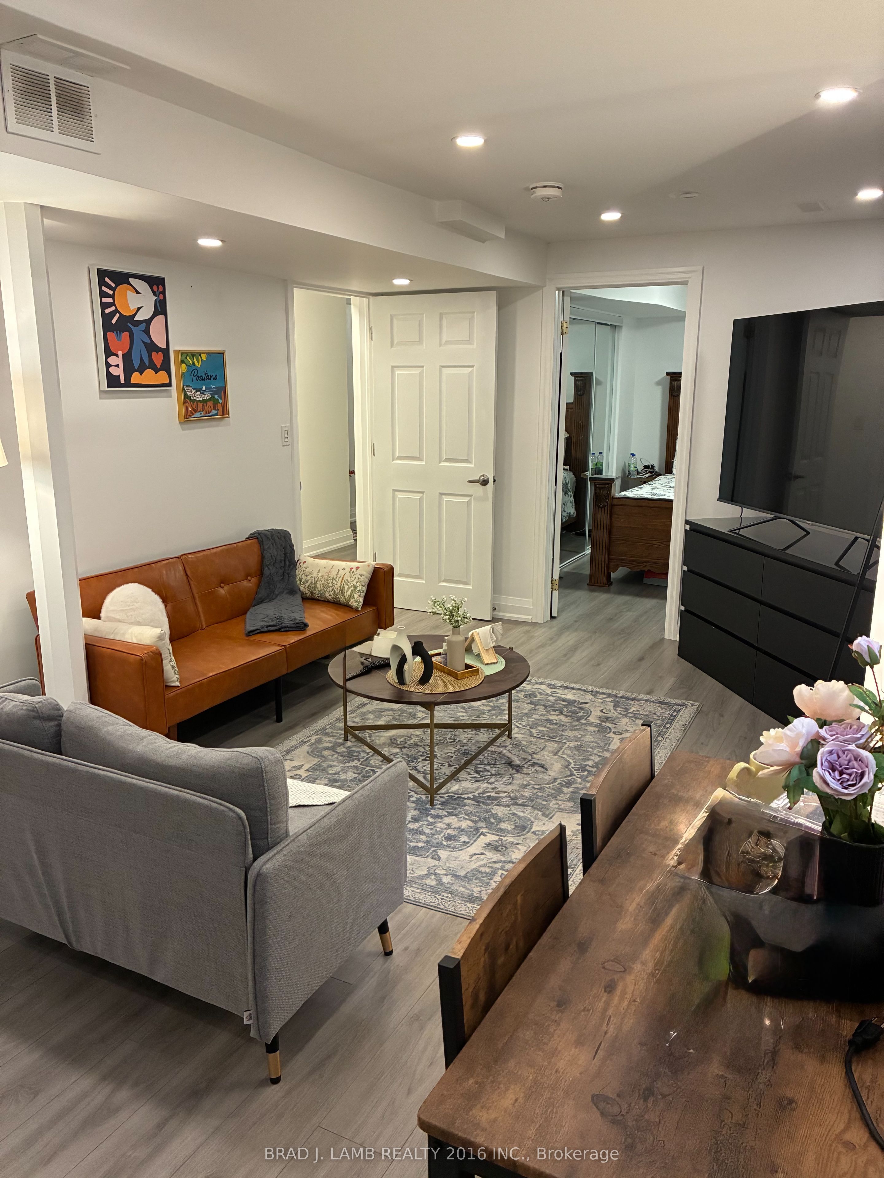 922 Mays Crescent Bsmt