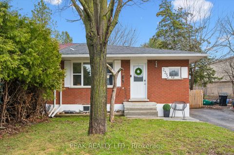 235 CEDARBRAE Avenue B Waterloo ON N2L 4S8